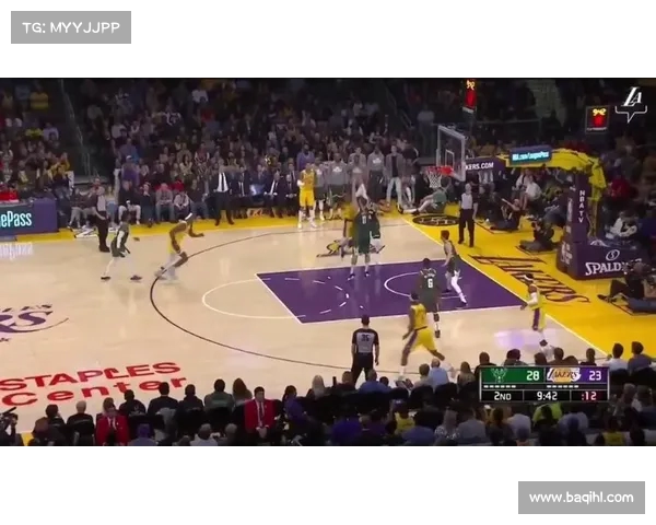 NBA现场比分更新:热火VS湖人激烈对决,詹姆斯与巴特勒上演精彩对抗 NBA现场比分更新:热火VS湖人激烈对决,詹姆斯与巴特勒上演精彩对抗